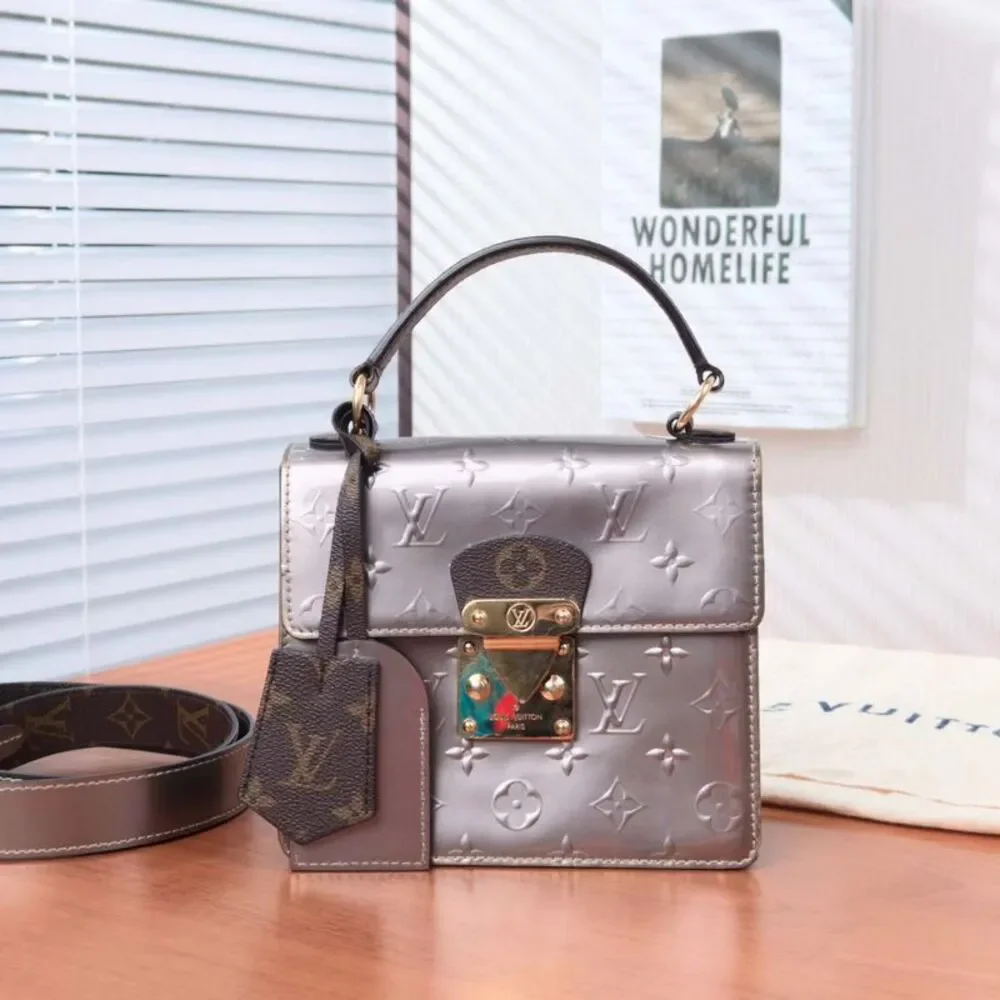 Louis Vuitton Women Pre-Loved Bag Very Good Condition
